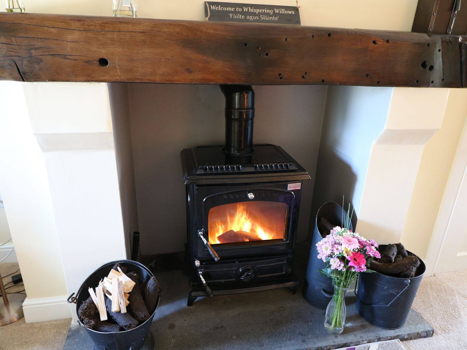 the-thatch-fireplace the-thatch-fireplace